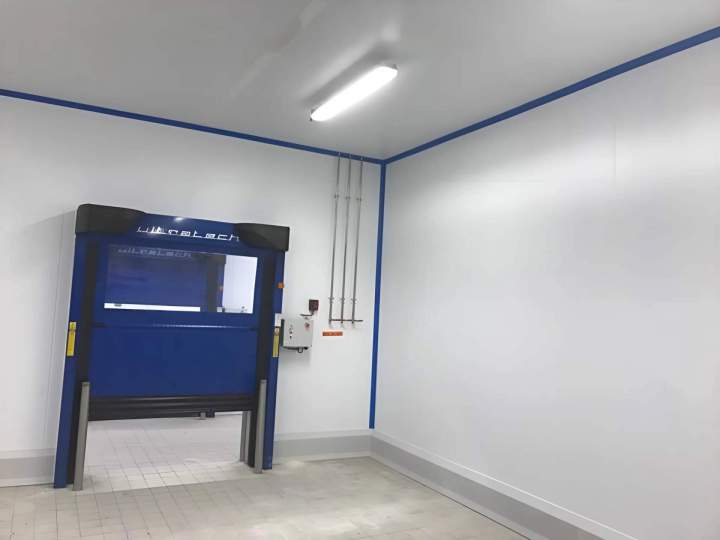 Installation de portes rapides industrielles Besançon