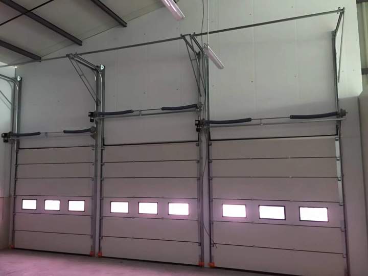 Services d'installation de portes industrielles rapides Besançon