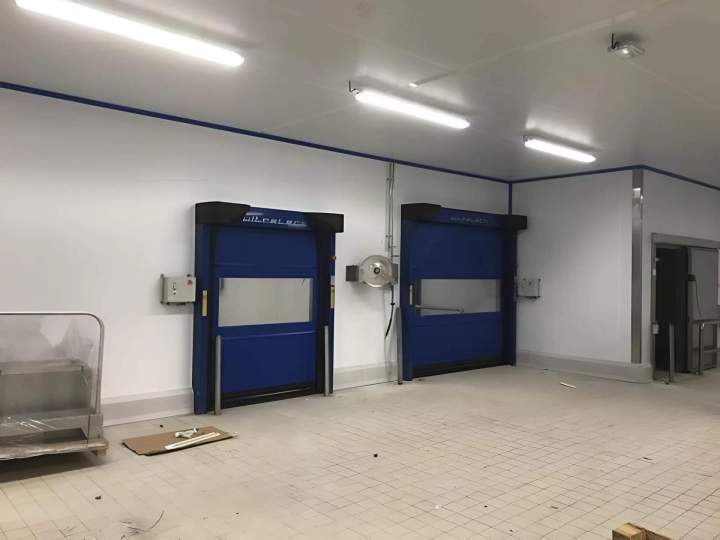 Installation de portes rapides industrielles Besançon