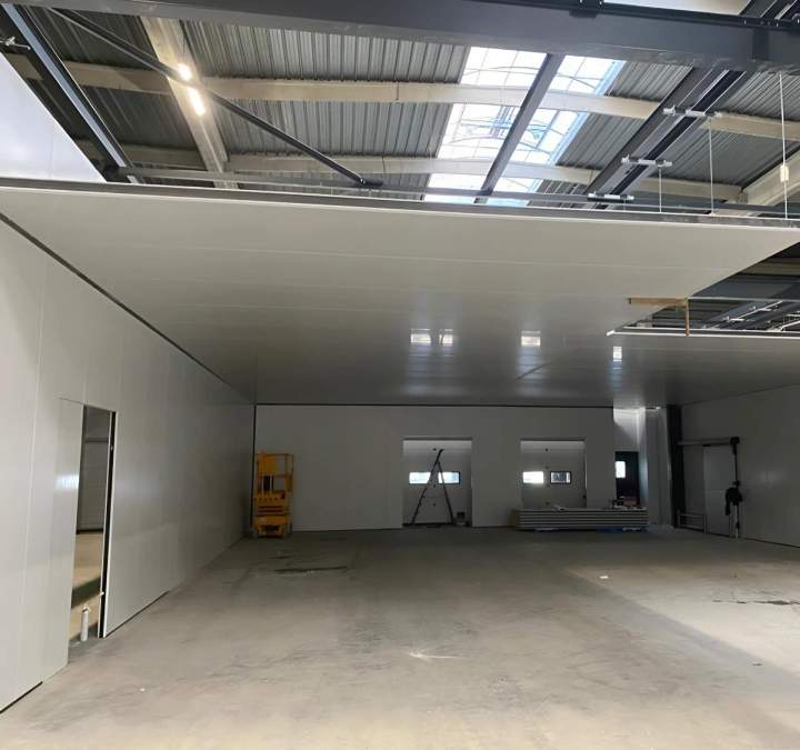 Installation de panneaux sandwichs isothermes Besançon